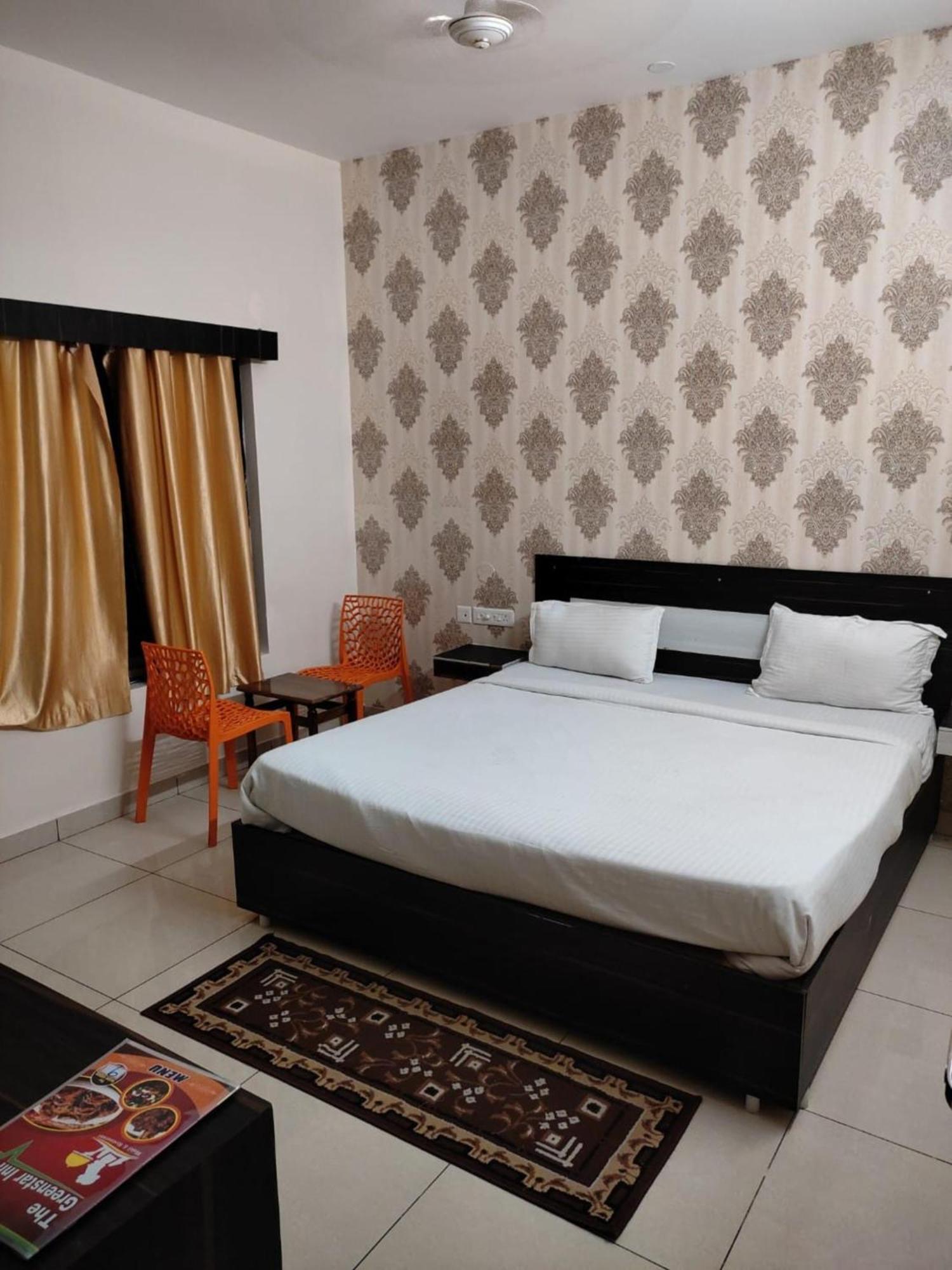 Goroomgo Blue Bell Bhubaneswar - Well Decorated Room -Wifi And Parking Facilities Available 외부 사진