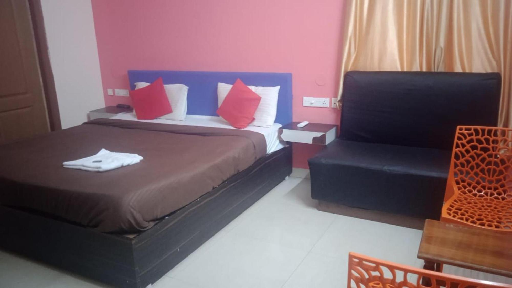 Goroomgo Blue Bell Bhubaneswar - Well Decorated Room -Wifi And Parking Facilities Available 외부 사진