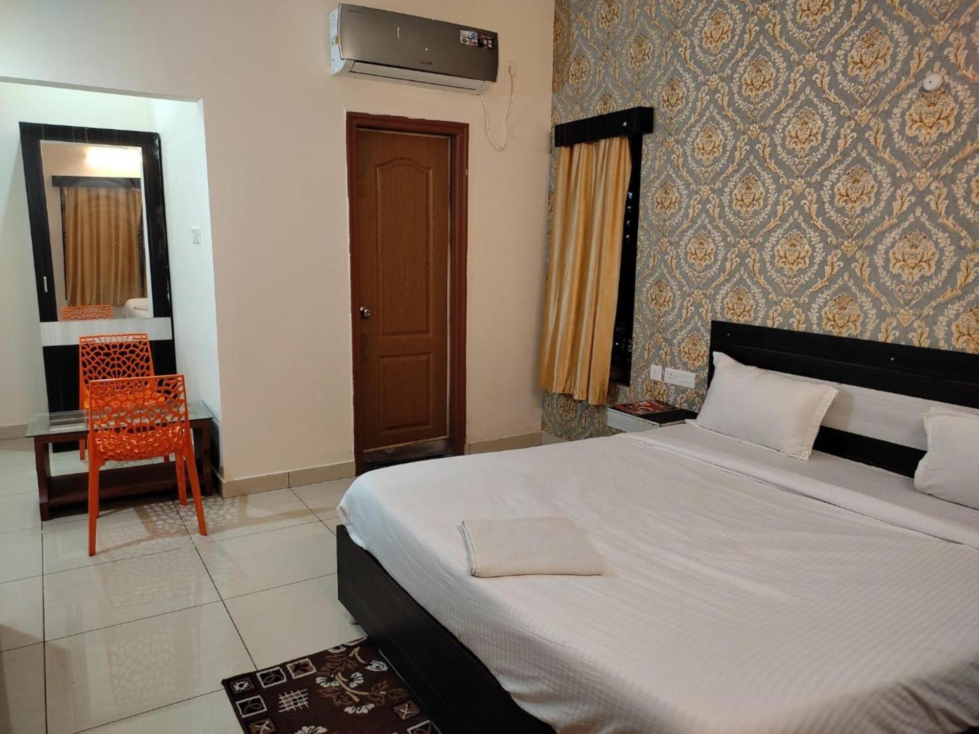 Goroomgo Blue Bell Bhubaneswar - Well Decorated Room -Wifi And Parking Facilities Available 외부 사진