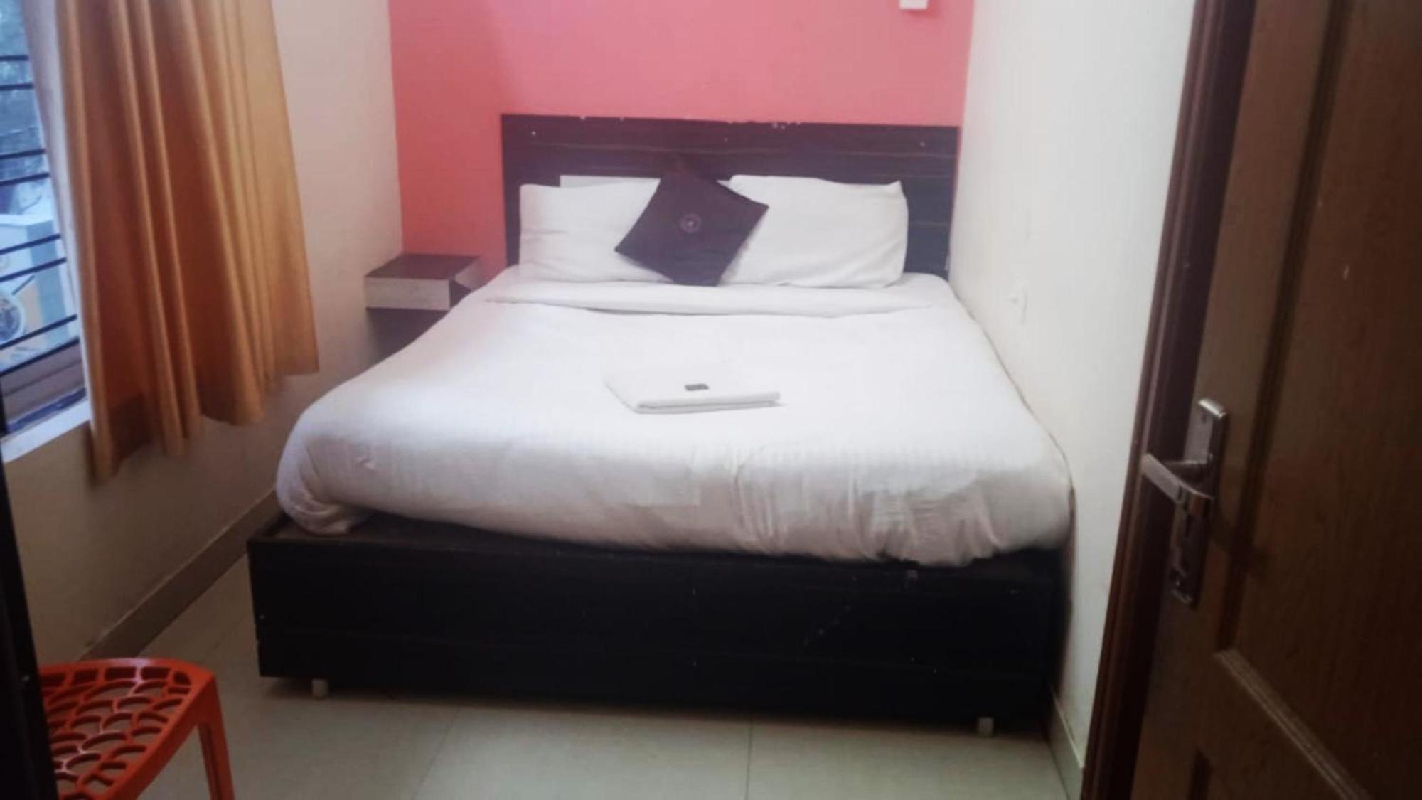 Goroomgo Blue Bell Bhubaneswar - Well Decorated Room -Wifi And Parking Facilities Available 외부 사진